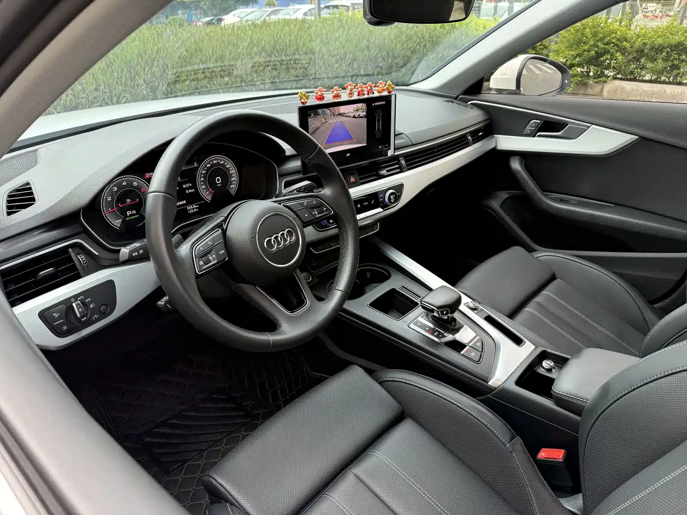 Audi A4L 2025 2025 2 Million Celebration Edition 40 TFSI Fashion Dynamic