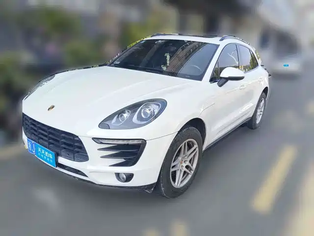 Porsche Macan 2017 Macan 2.0T — фото 1