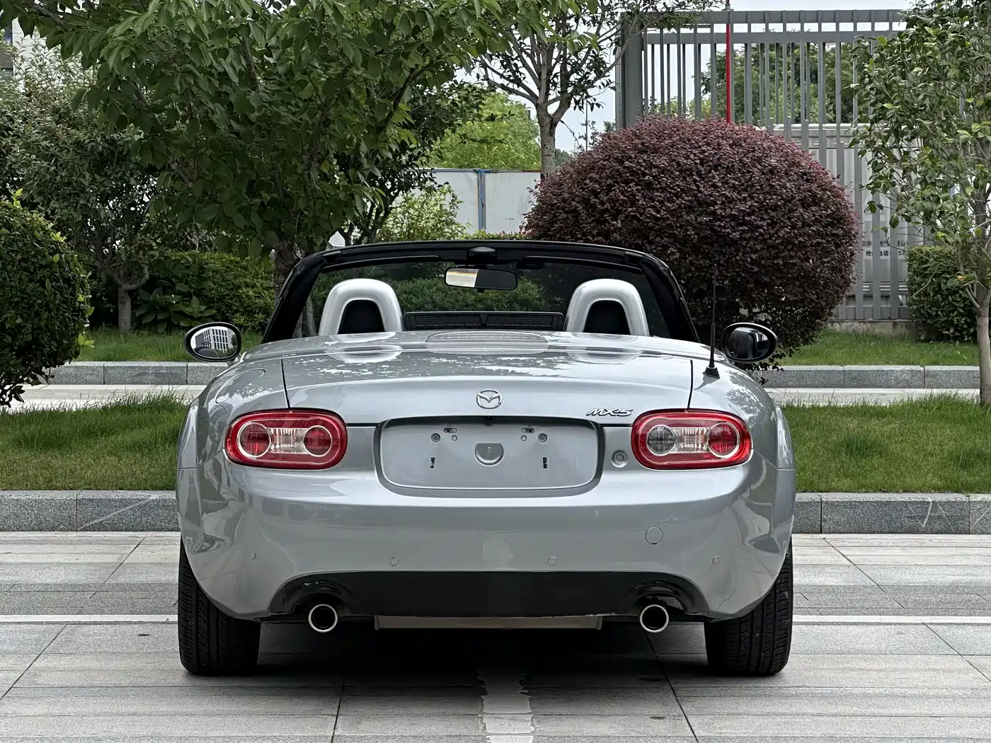 Mazda MX-5 2010 2009 2.0