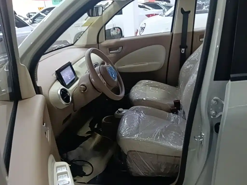 Wuling Motors Hongguang MINIEV 2026 2025 4-Door Advanced