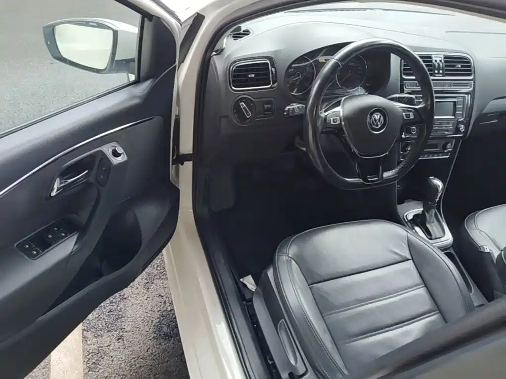 Volkswagen Polo 2014 2014 1.6L Automatic Luxury Edition