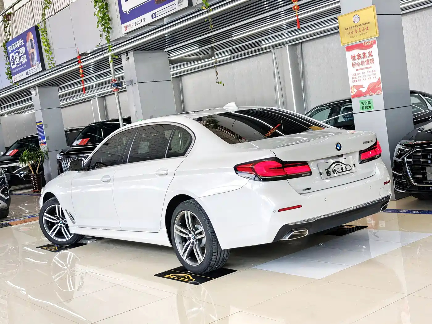 BMW 5-SERIES