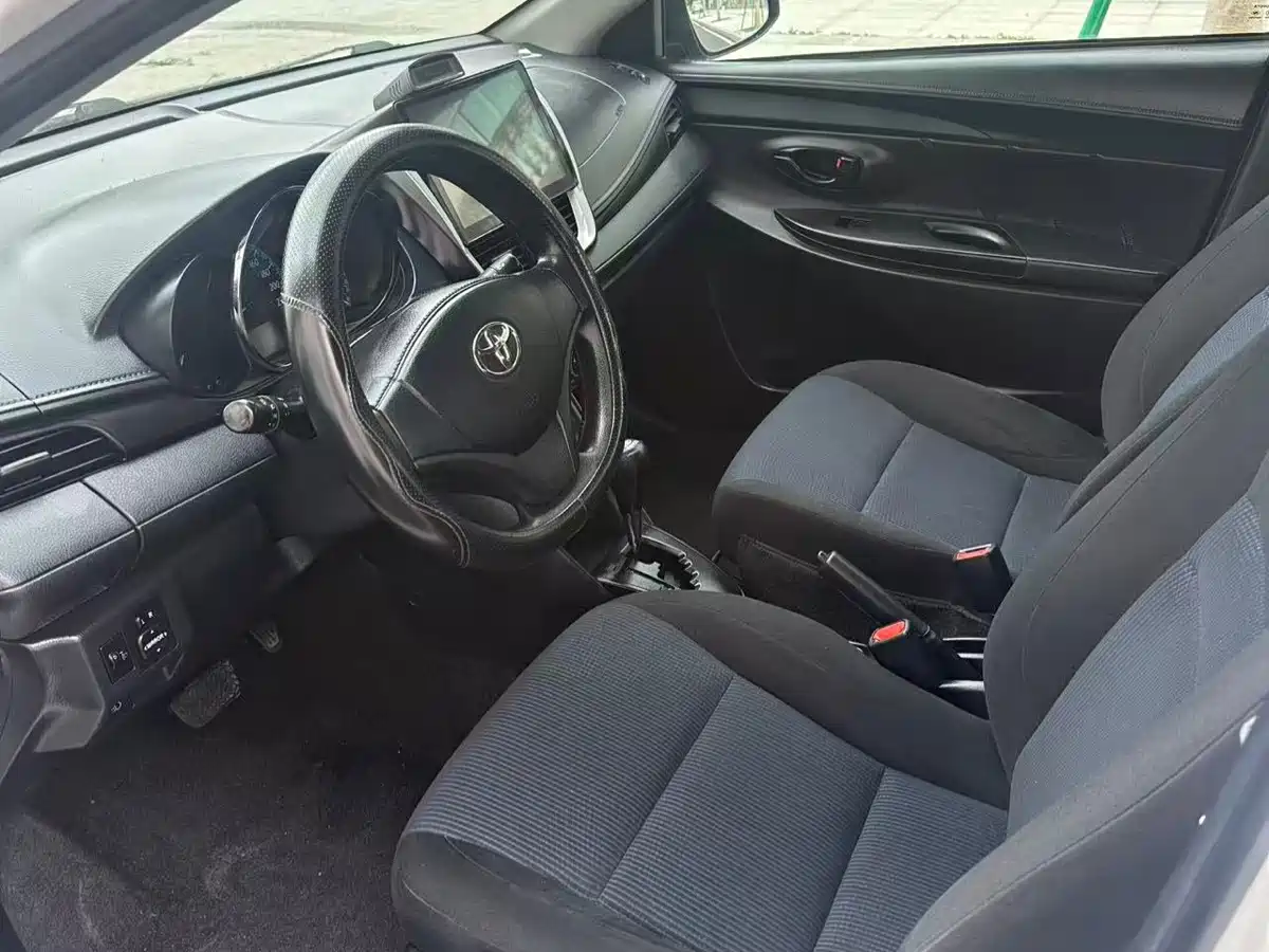 Toyota YARiS L Zhi Xuan 2018 1.5E CVT Champion Limited Edition фото 7