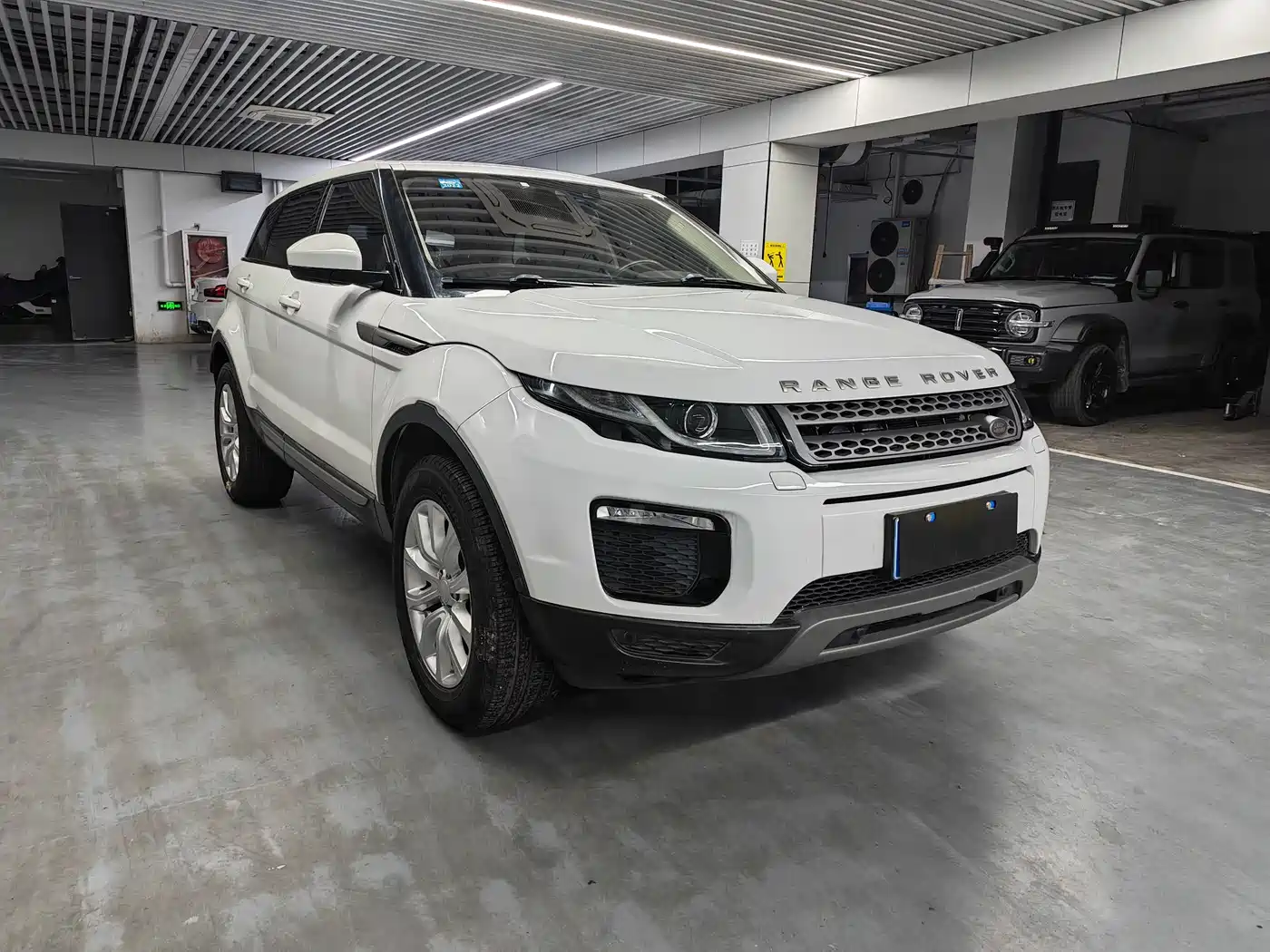 Land Rover Range Rover Evoque 2018 240PS PURE Trend фото 3