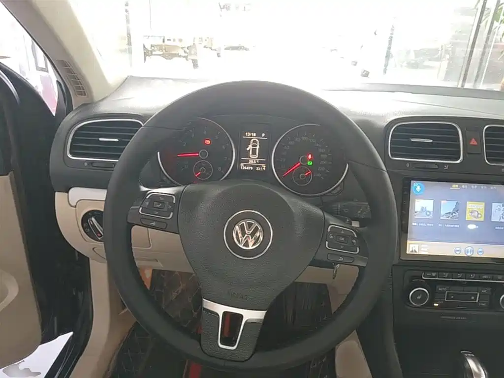 Volkswagen Golf (Import) 2011 Model 1.4TSI Luxury Touring фото 11
