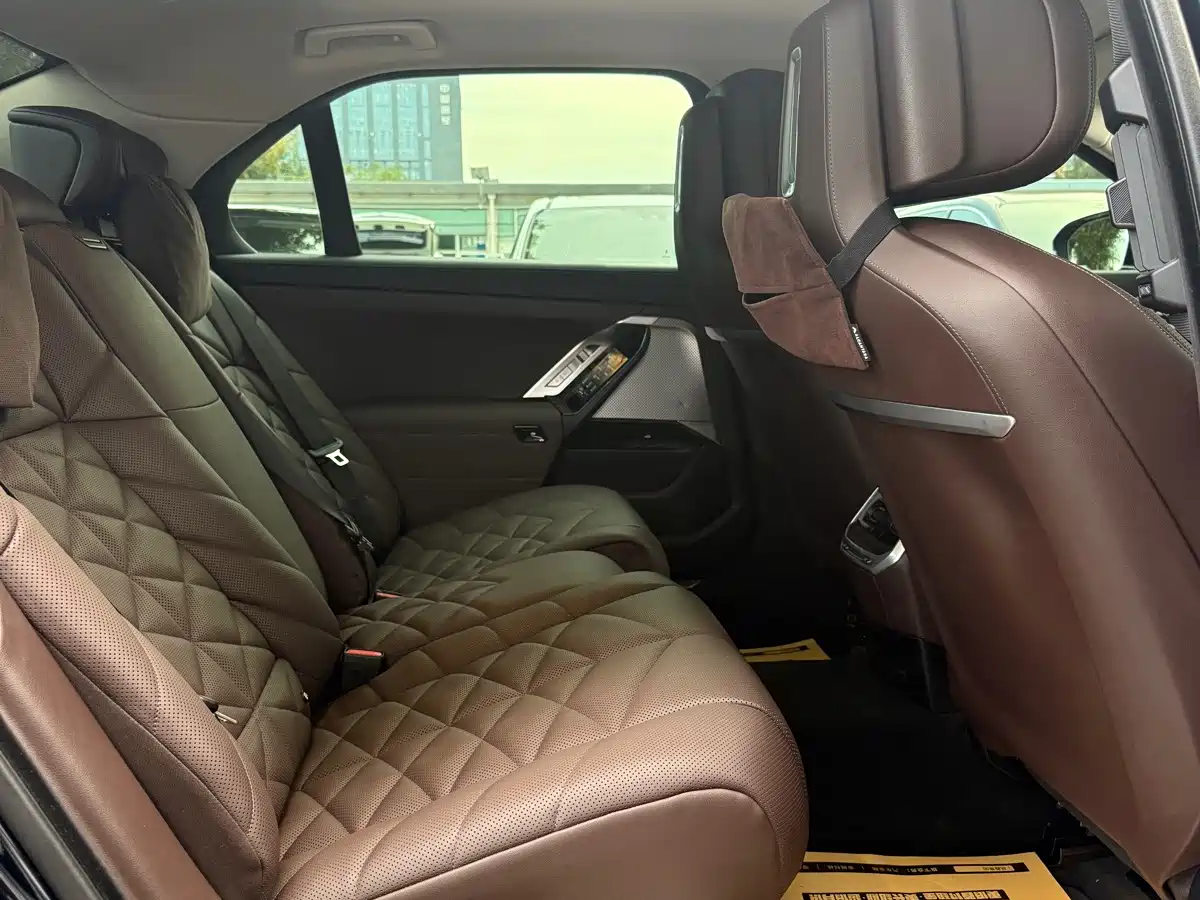 BMW 7 Series 2025 2023 Model 735Li M Sport Package