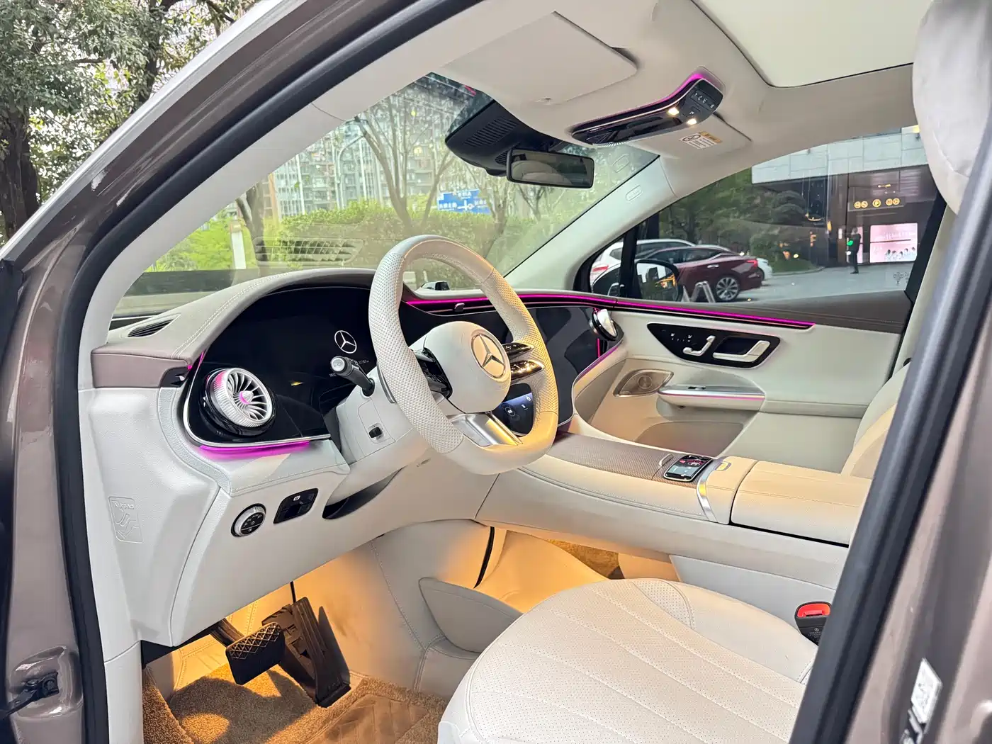 MERCEDES-BENZ EQE SUV