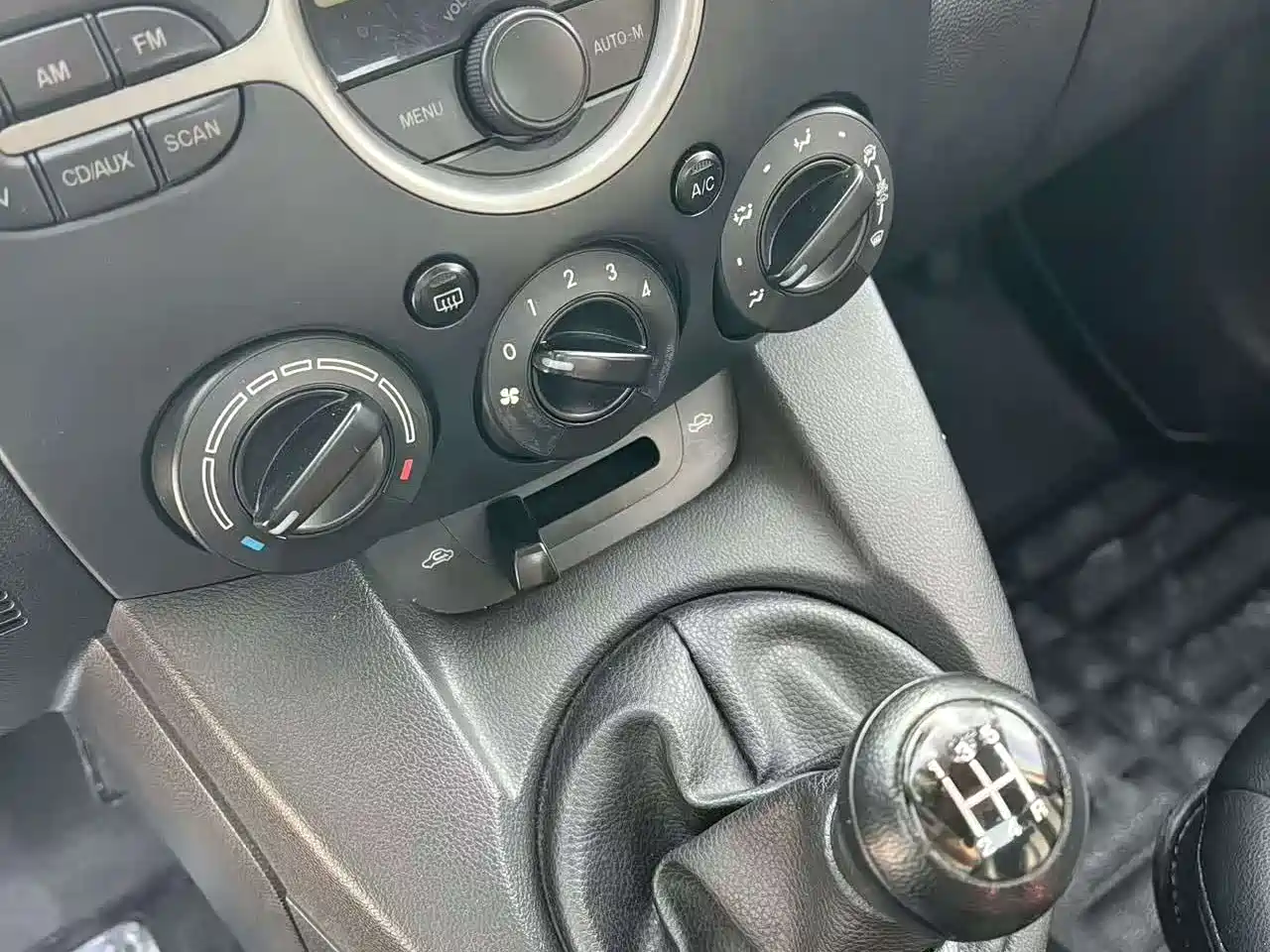 Mazda 2 Jingxiang 2010 2011 Xuan Dong 1.5L Manual Fashion Edition