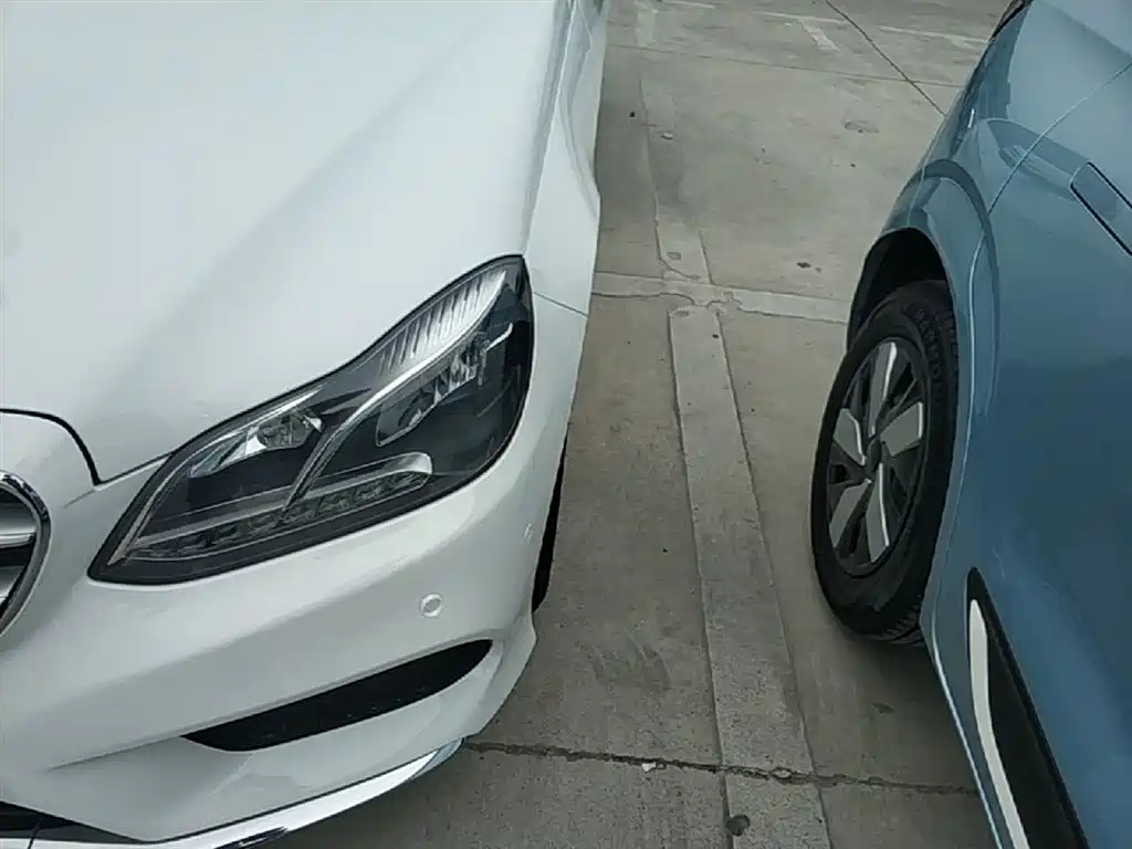 Mercedes-Benz E-Class 2014 E 300 L Sport фото 24