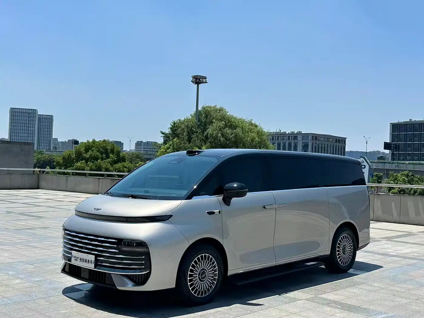 Geely Galaxy Galaxy V900 2026 2026 Model Base Version 8-Seater