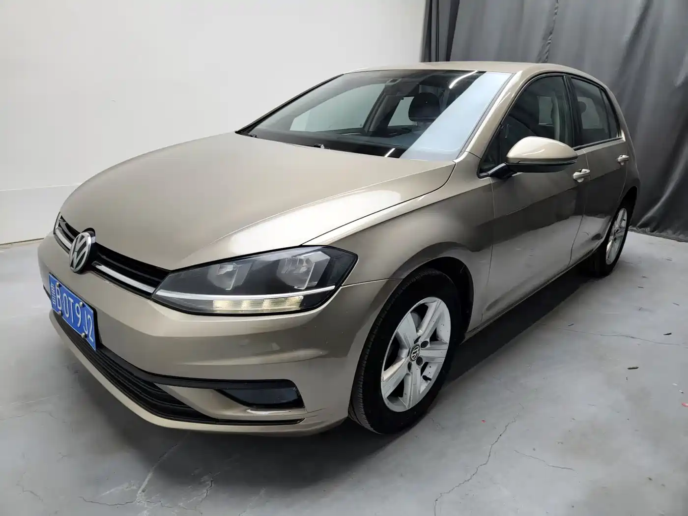 Фото 1 - Volkswagen Golf