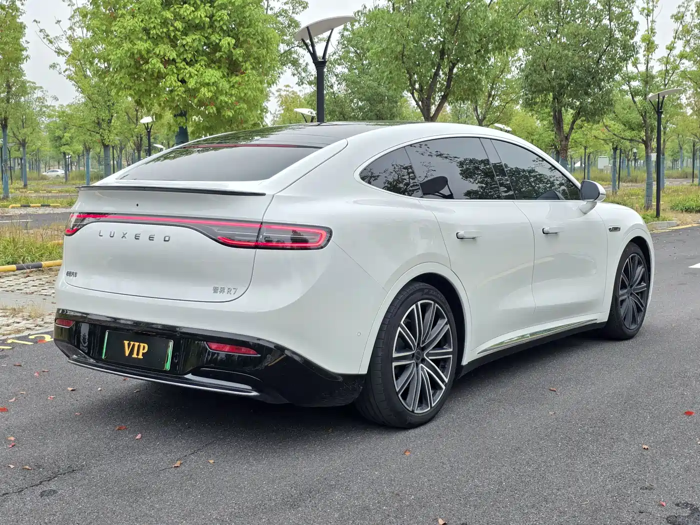 Zhijie Luxeed R7 2025 2024 Pure Electric 802km Max