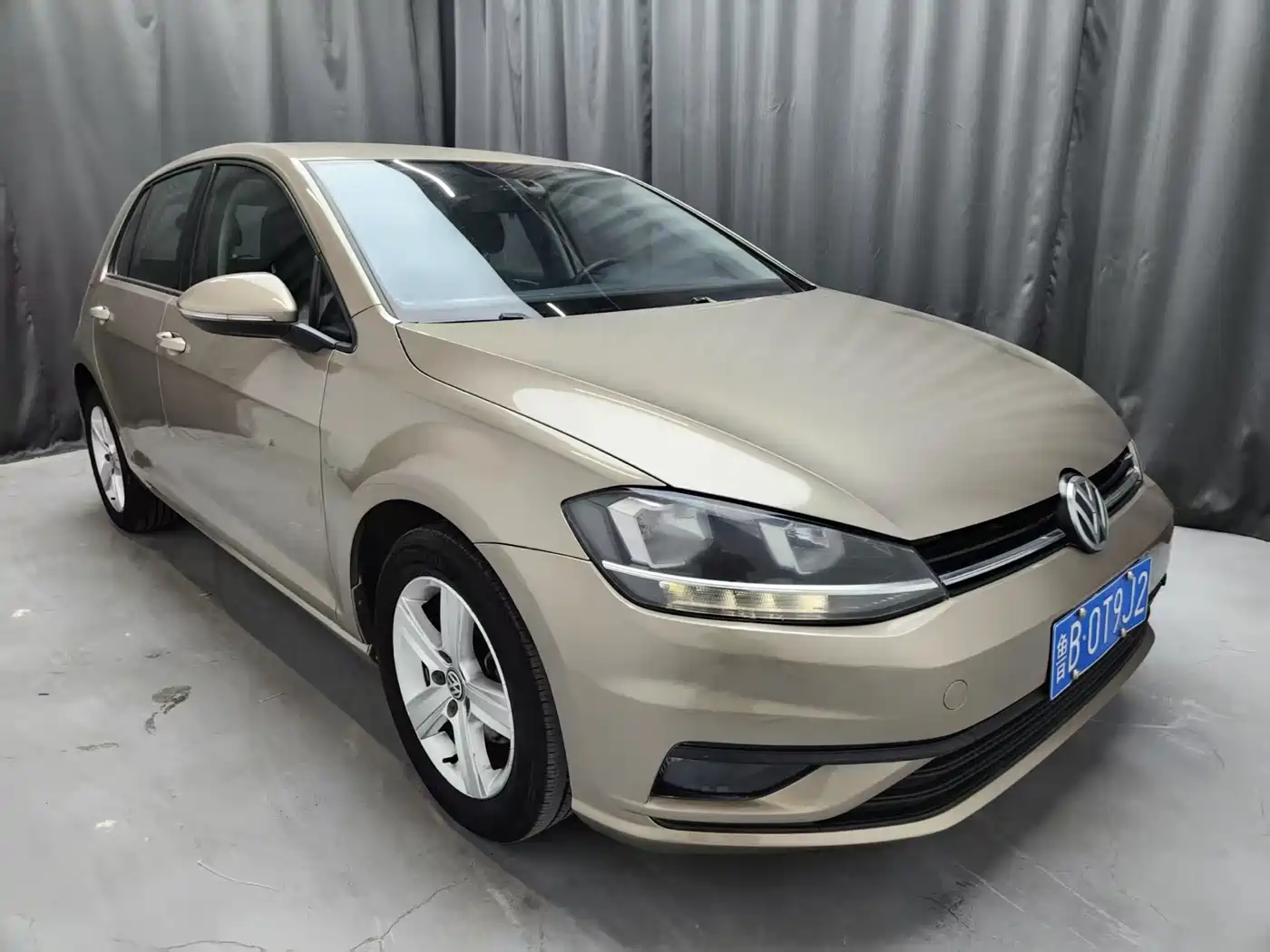 Фото 2 - Volkswagen Golf