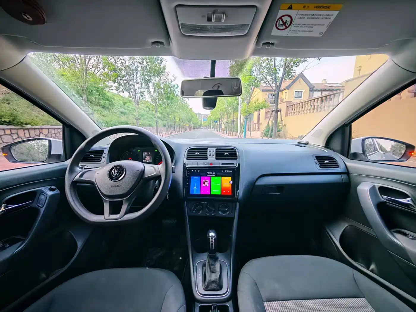 Volkswagen Polo 2016 1.4L Automatic Trend фото 10