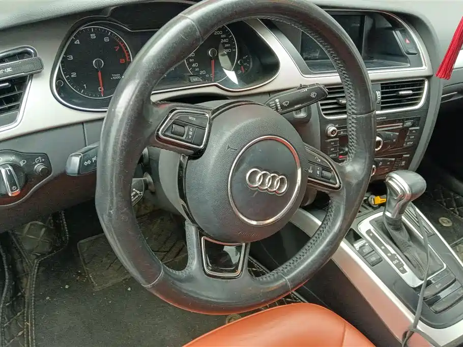Audi A4L 2013 35 TFSI Automatic Comfort фото 15