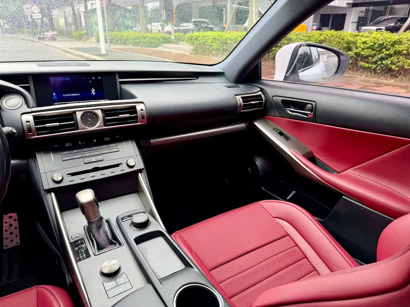 Lexus IS 2015 200t F SPORT фото 22