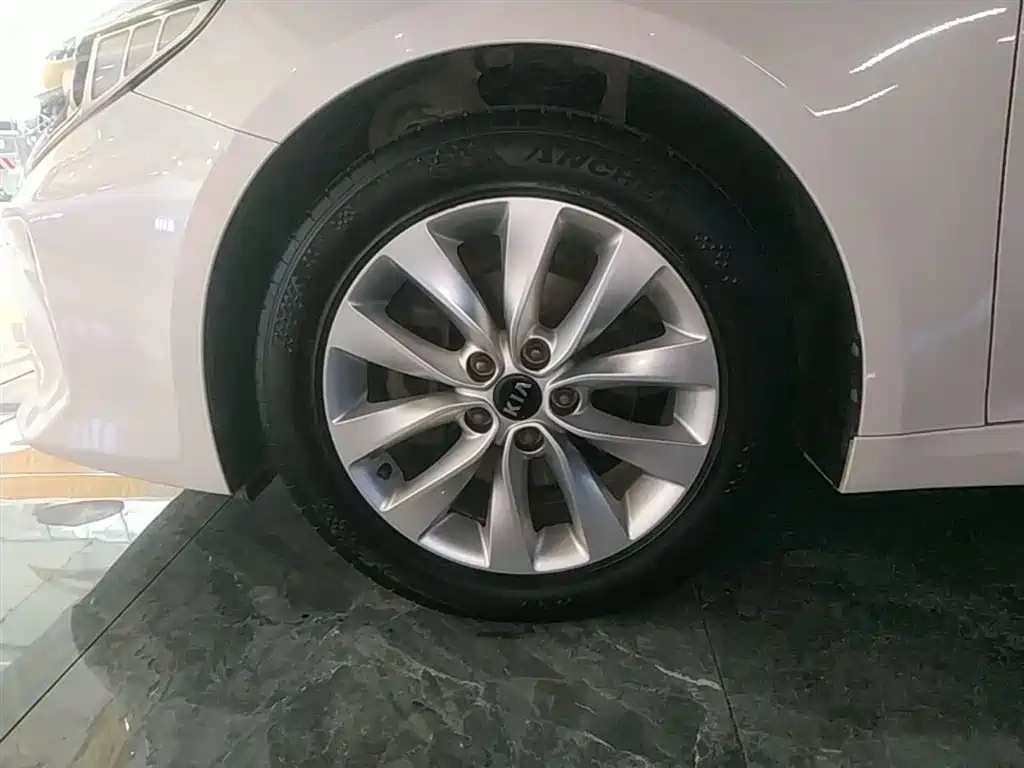 Kia K5 2016 1.6T Automatic LUX фото 23