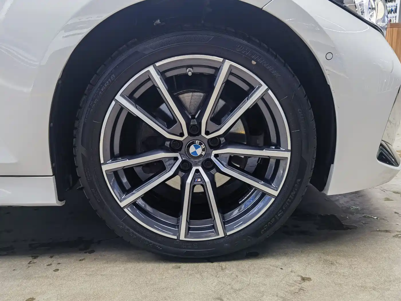 BMW 3 Series 2024 325Li M Sport Package фото 19