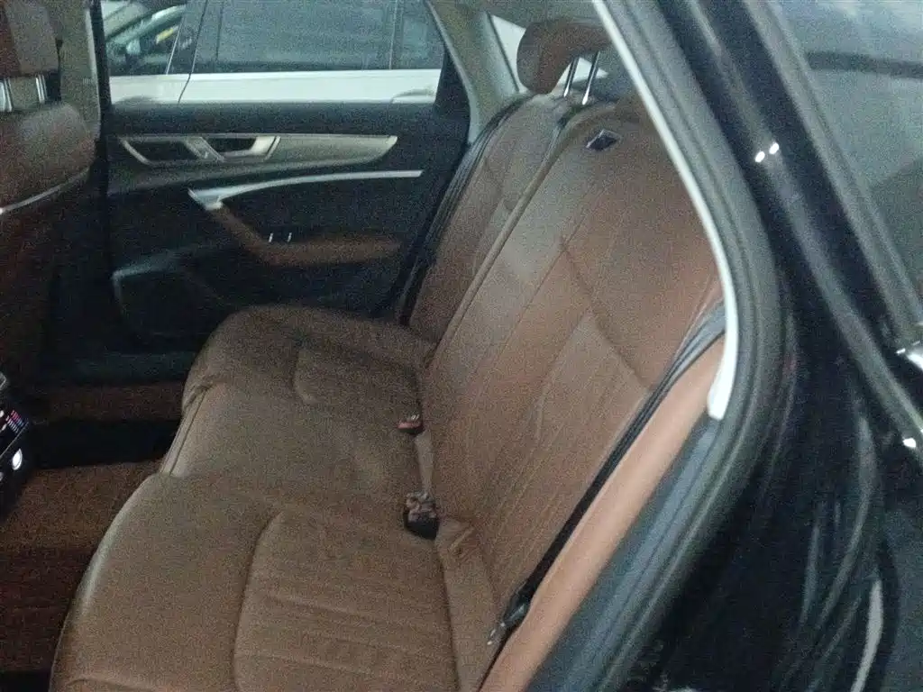 Audi A6L 2023 45 TFSI Premium Selection Elegance фото 13