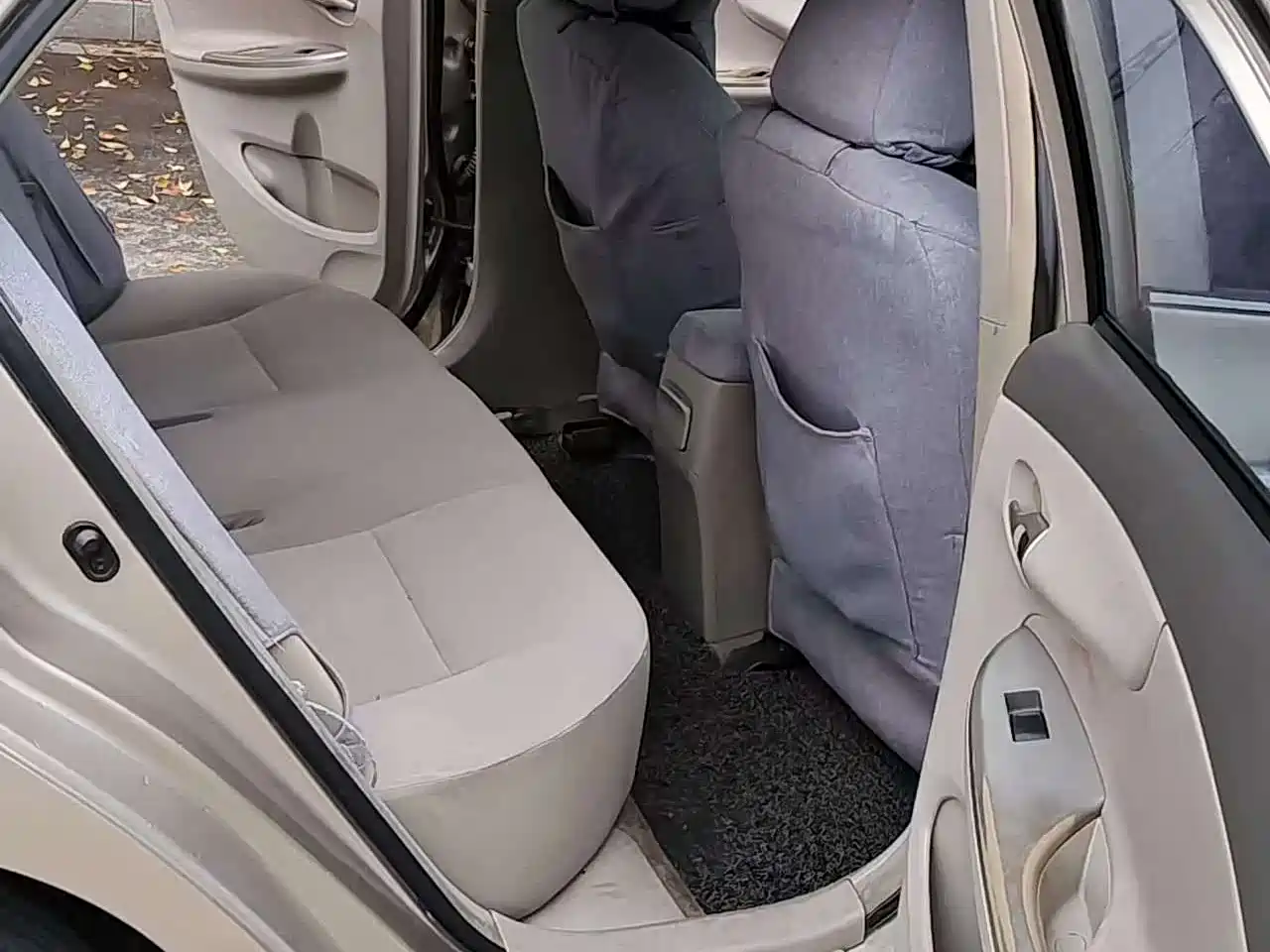 Toyota Corolla 2009 1.6L Manual GL Sunroof Special Edition фото 9