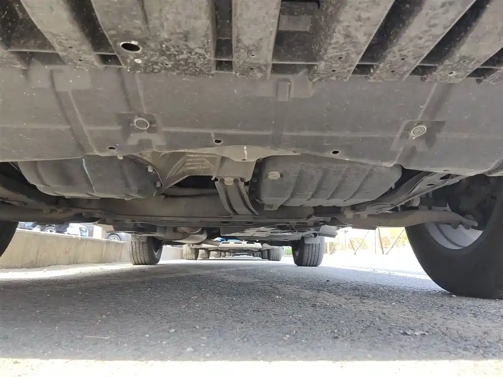 Toyota RAV4 Rongfang 2015 2.0L CVT 2WD Trend Edition фото 23