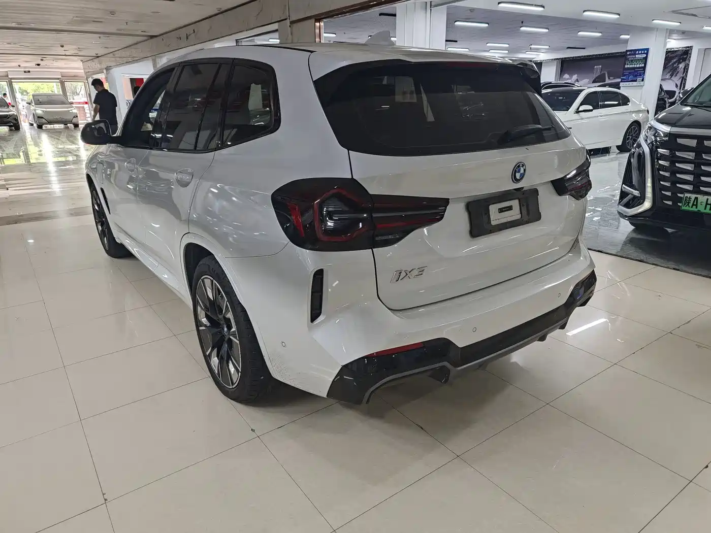 Фото 16 - BMW iX3