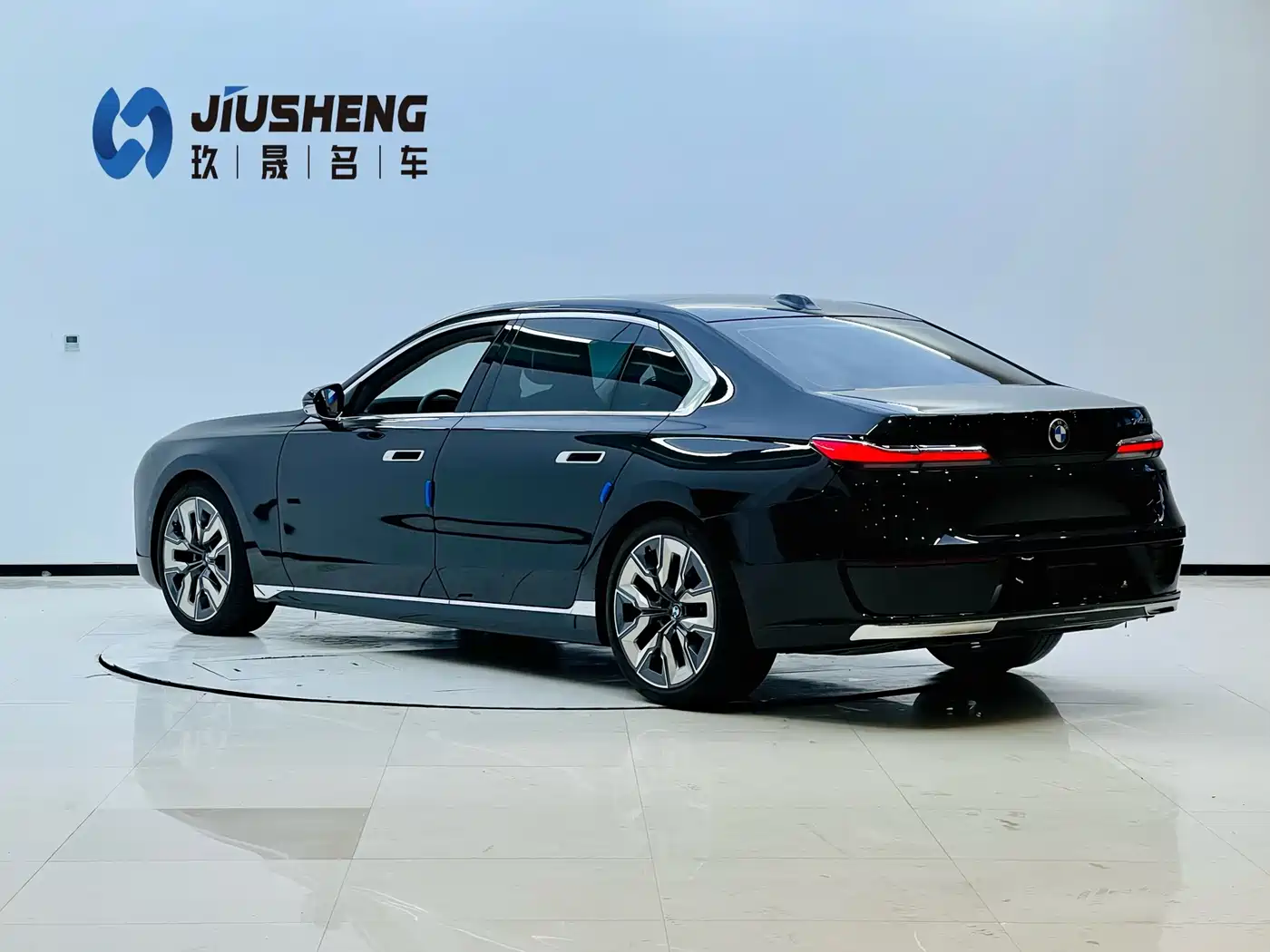 BMW 7 Series 2023 Model 740Li Leading Luxury Package фото 4