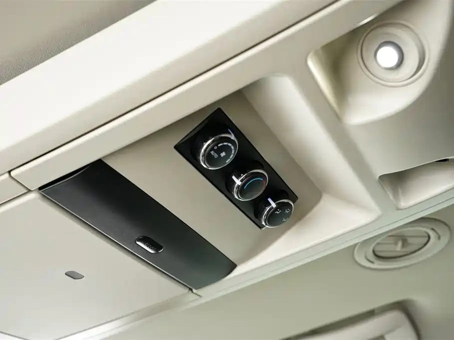 Chrysler Grand Voyager (Import) 2017 2013 3.6L Luxury Edition
