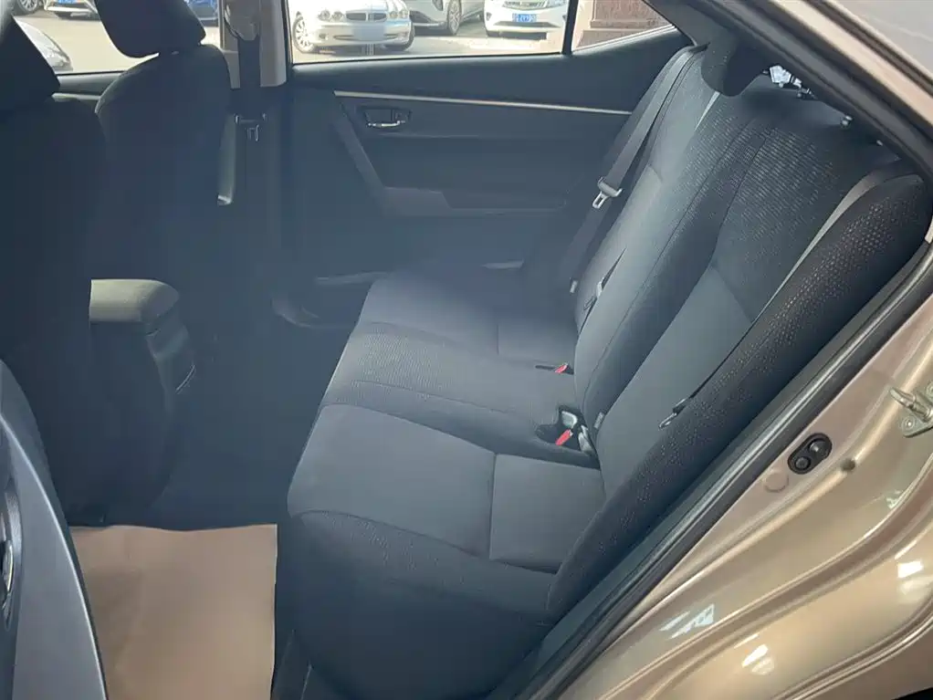 Toyota Corolla 2017 Facelift 1.6L S-CVT GL фото 12