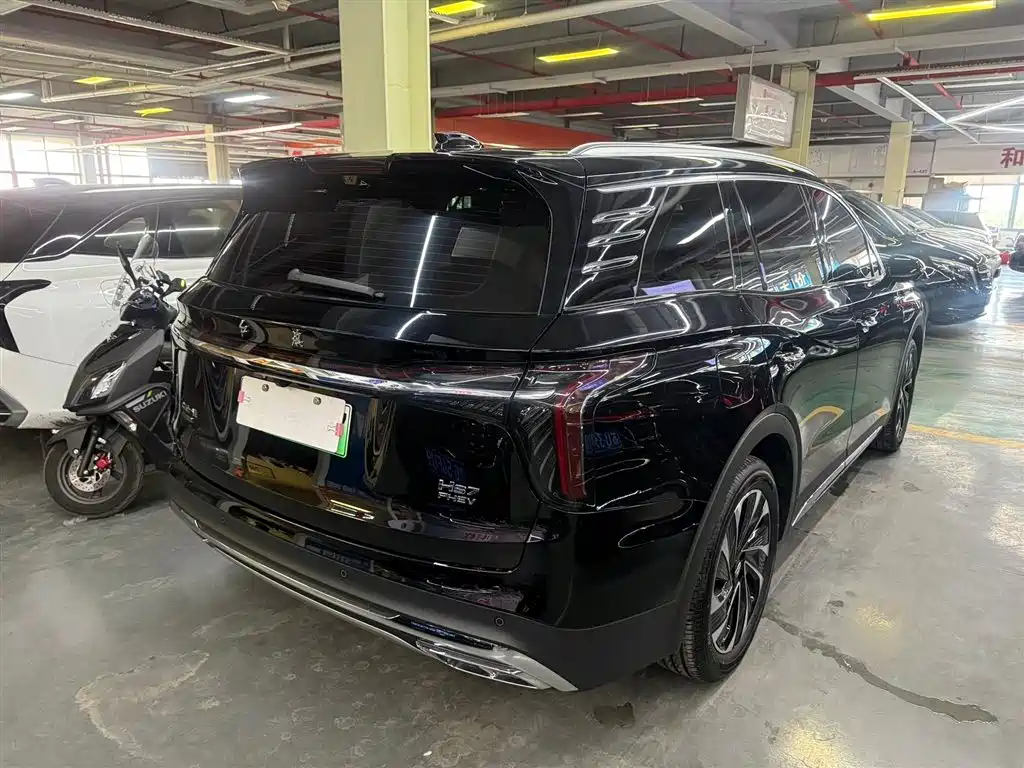 Hongqi HS7 PHEV 2024 2.0T PHEV 4WD Flagship Edition 6-seater фото 6