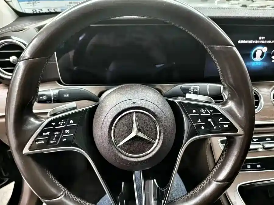 Mercedes-Benz E-Class 2022 E 260 L фото 5