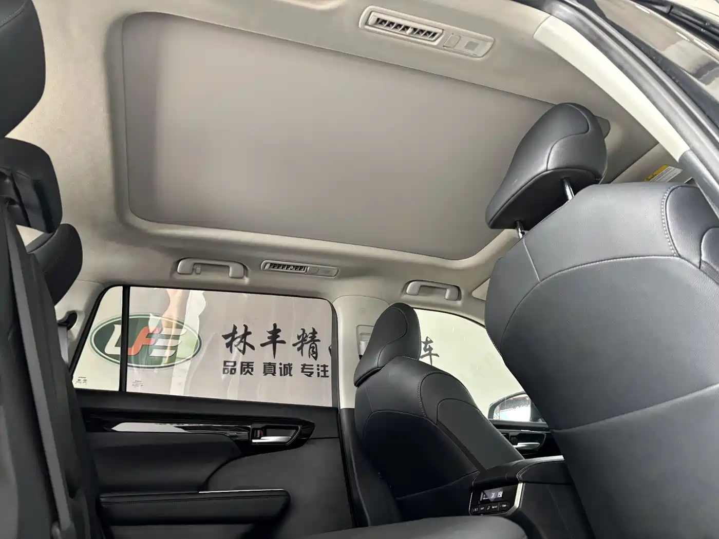Toyota Highlander 2022 380T 4WD Premium 7-Seater фото 32