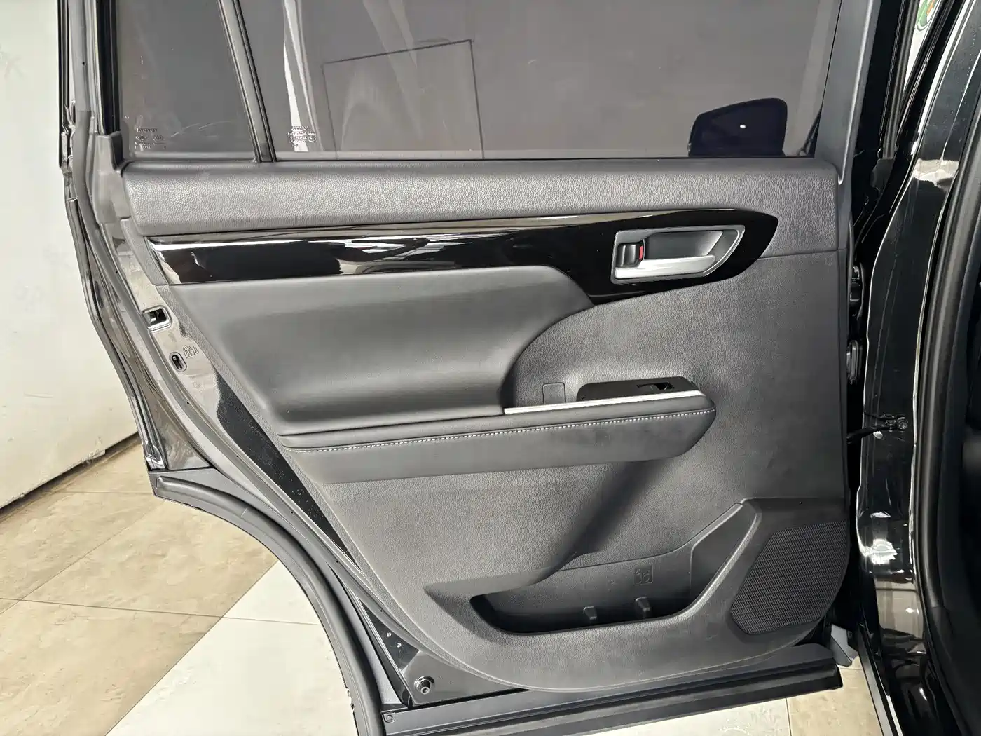 Toyota Highlander 2022 380T 4WD Premium 7-Seater фото 23