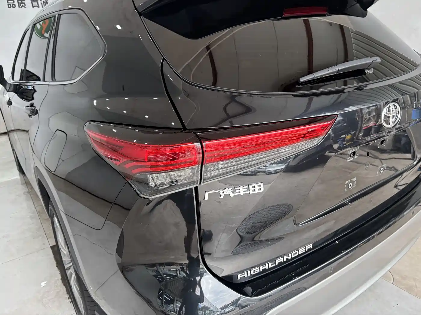 Toyota Highlander 2022 380T 4WD Premium 7-Seater фото 9