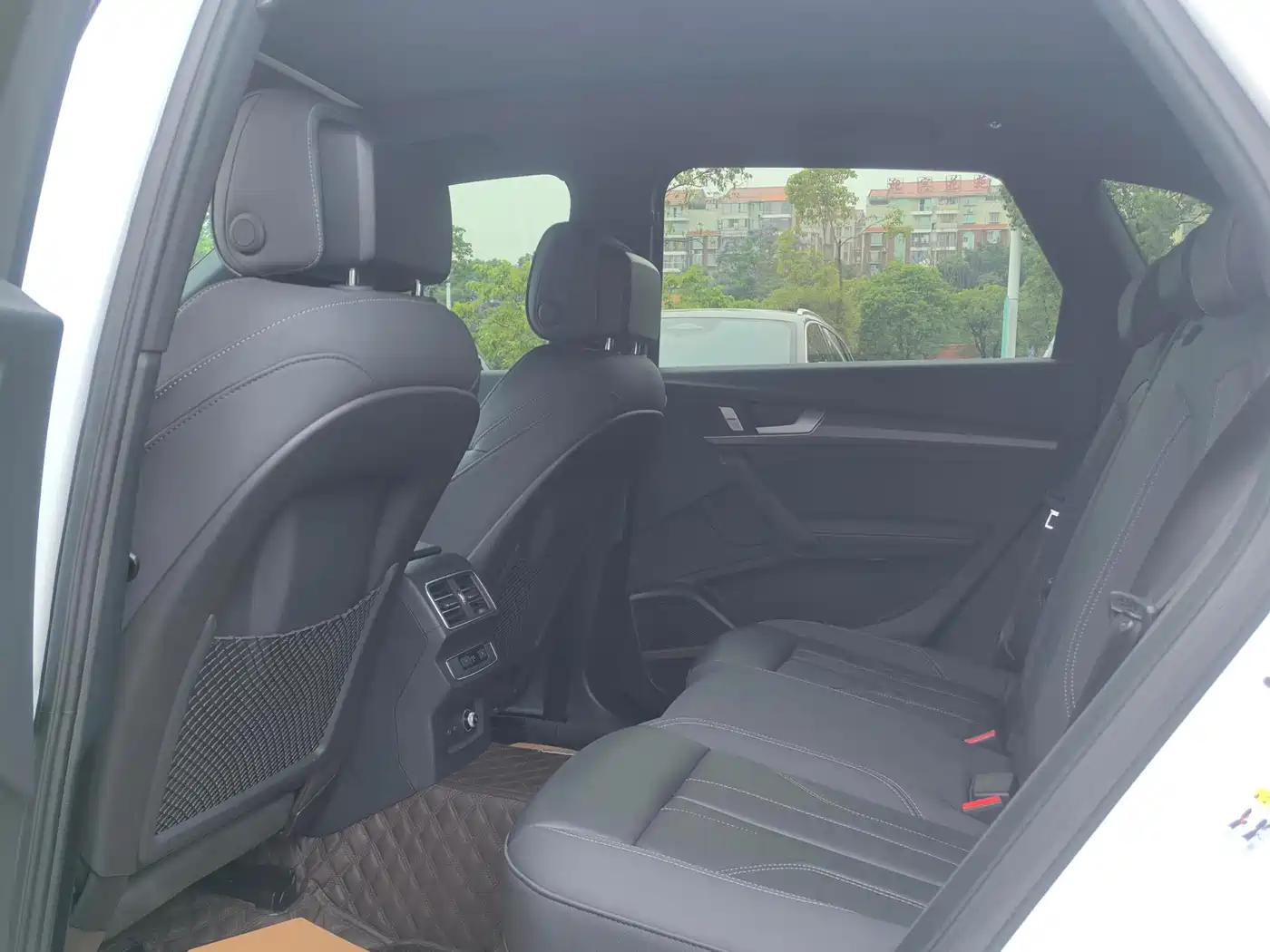 Audi Q5L 2024 Model 45 TFSI Luxury Dynamic фото 9