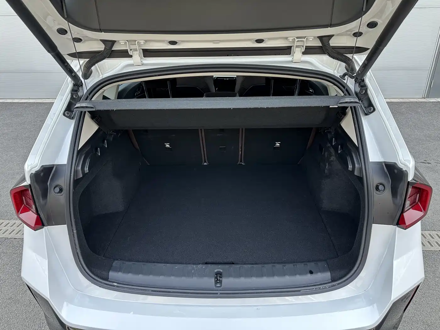 BMW iX1 2025 eDrive25L M Sport Package фото 8