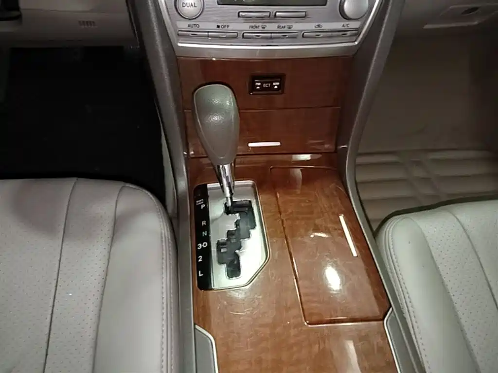 Toyota Camry 2013 200E Classic Elite Edition фото 14