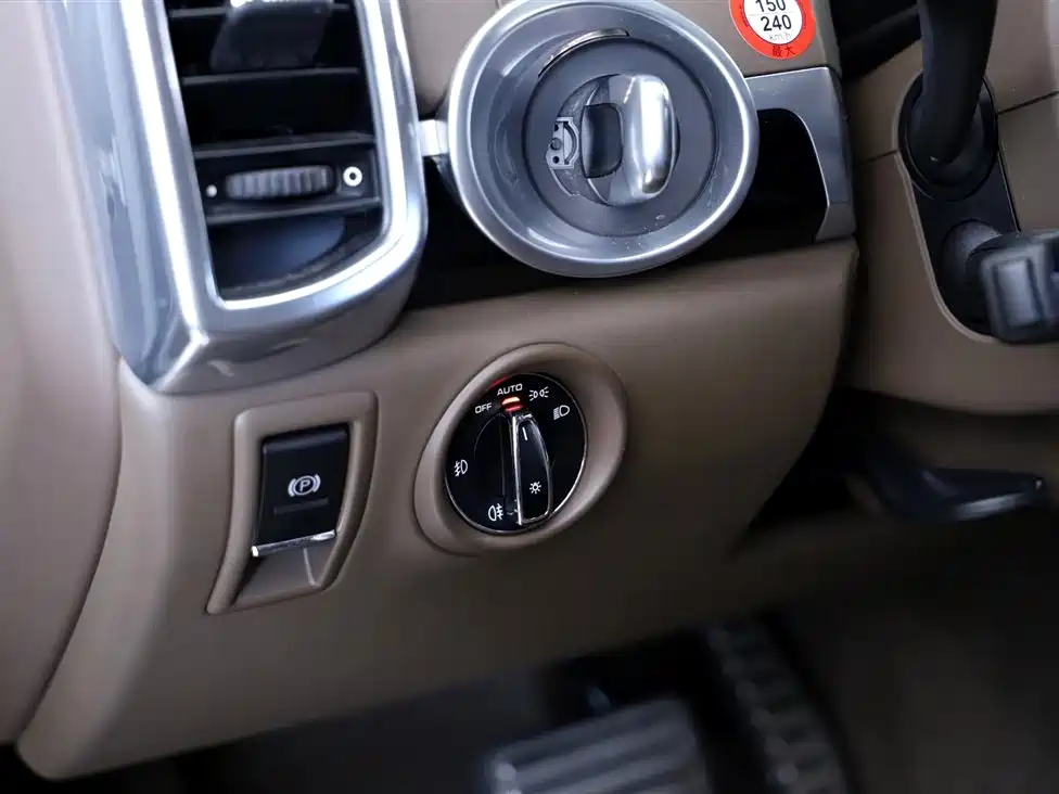 Porsche Cayenne 2014 Cayenne Platinum Edition 3.0T фото 15