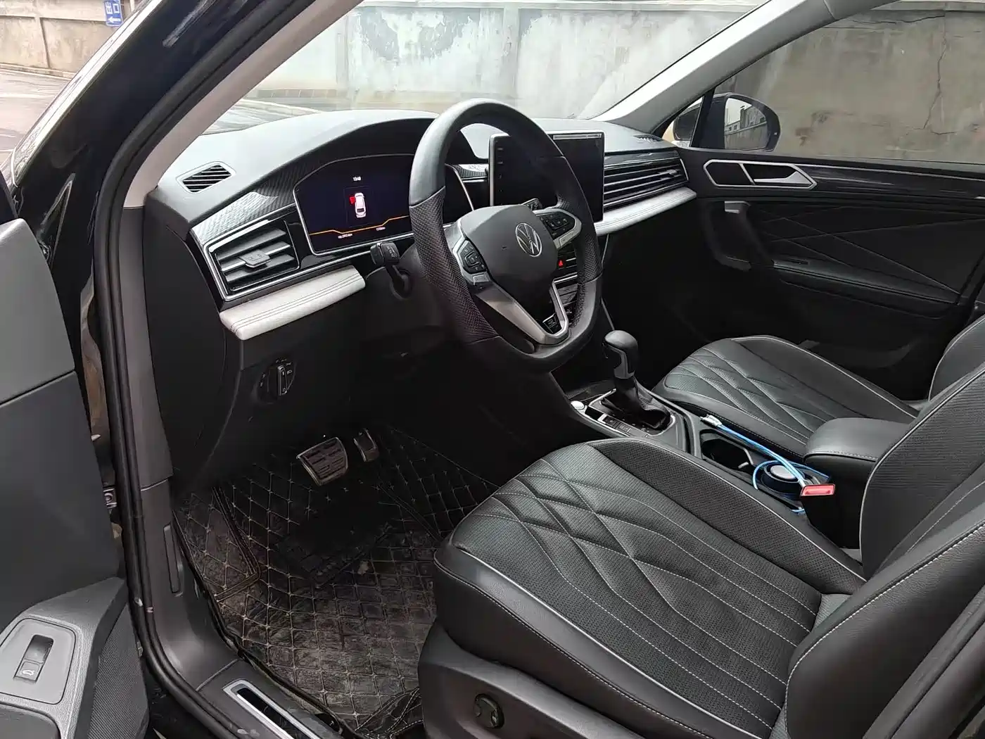 Volkswagen Tiguan L 2023 Facelift 330TSI Automatic 2WD Comfort Edition фото 4