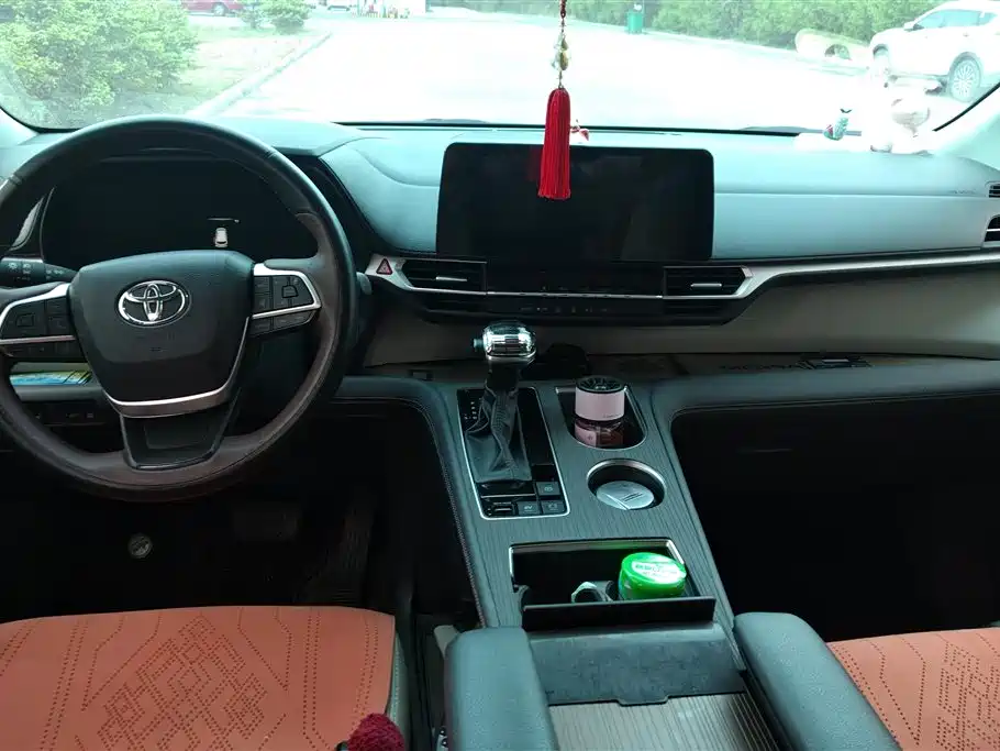 Toyota Sienna 2024 2.5L Hybrid Comfort Edition фото 12