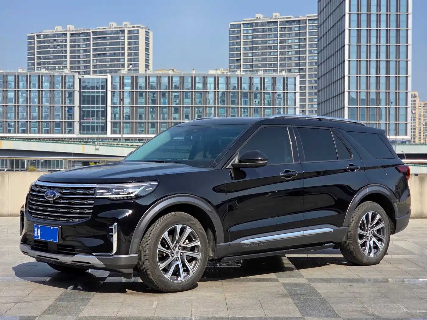 FORD EXPLORER