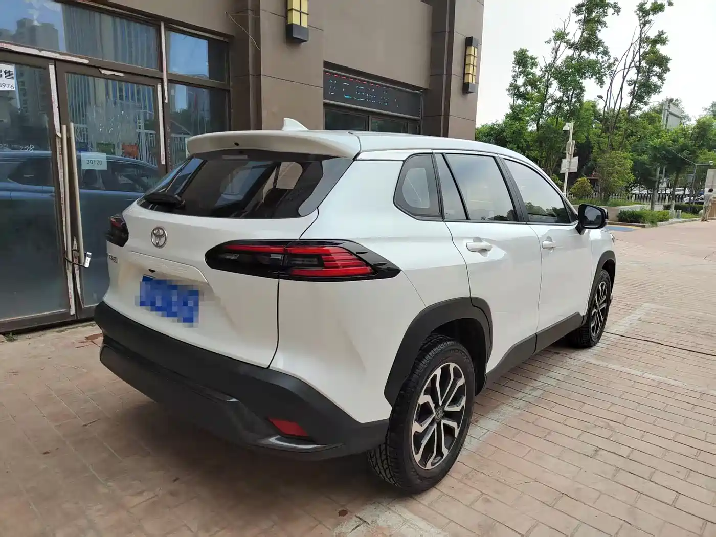 Toyota Frontlander 2025 2.0L CVT Mid Version фото 8