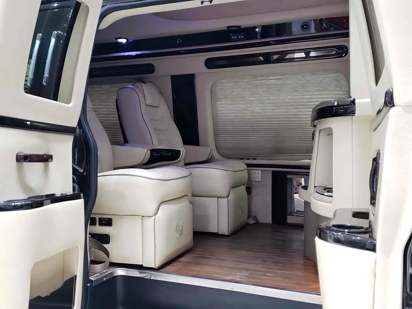 GMC Savana 2017 2014 6.0L Long Wheelbase Leader Edition