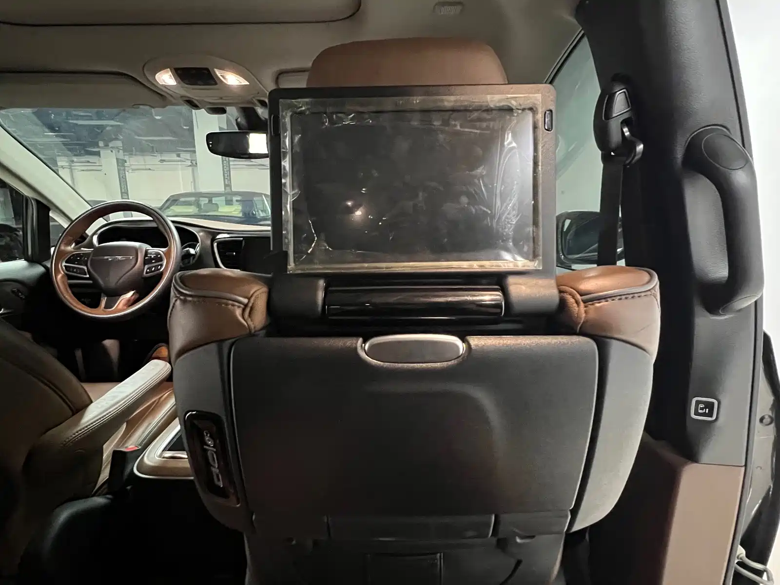 Фото 24 - Chrysler Pacifica