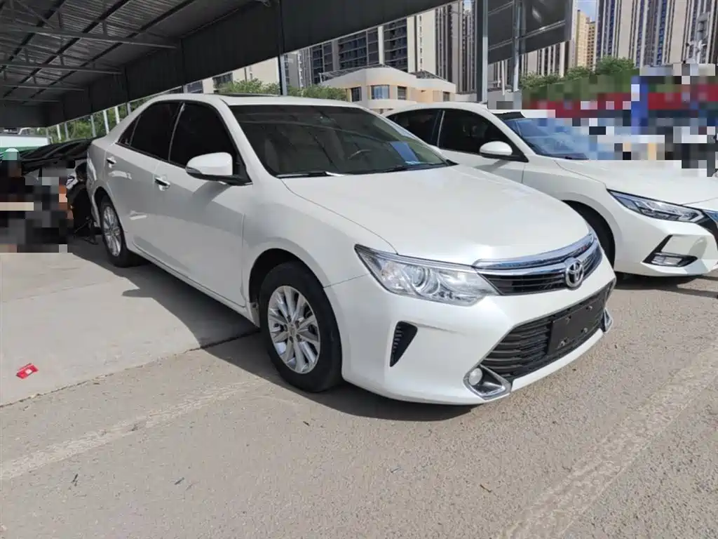 Toyota Camry 2016 2.0G 10th Anniversary Leading Edition фото 4