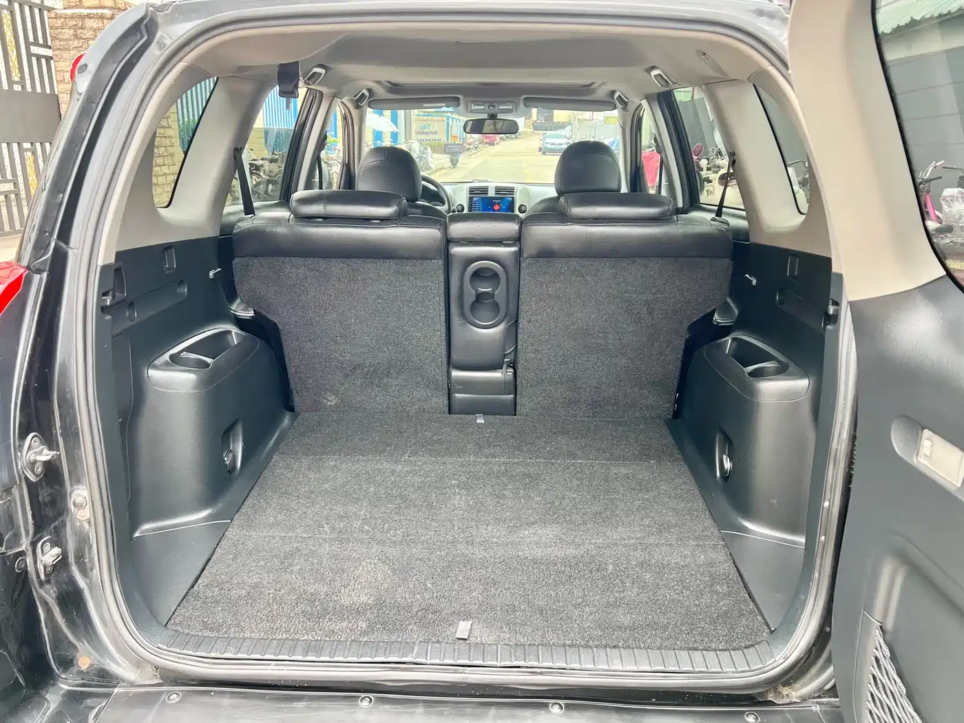Toyota RAV4 Rongfang 2011 2.4L Automatic 4WD Ultimate Navigation Edition фото 14