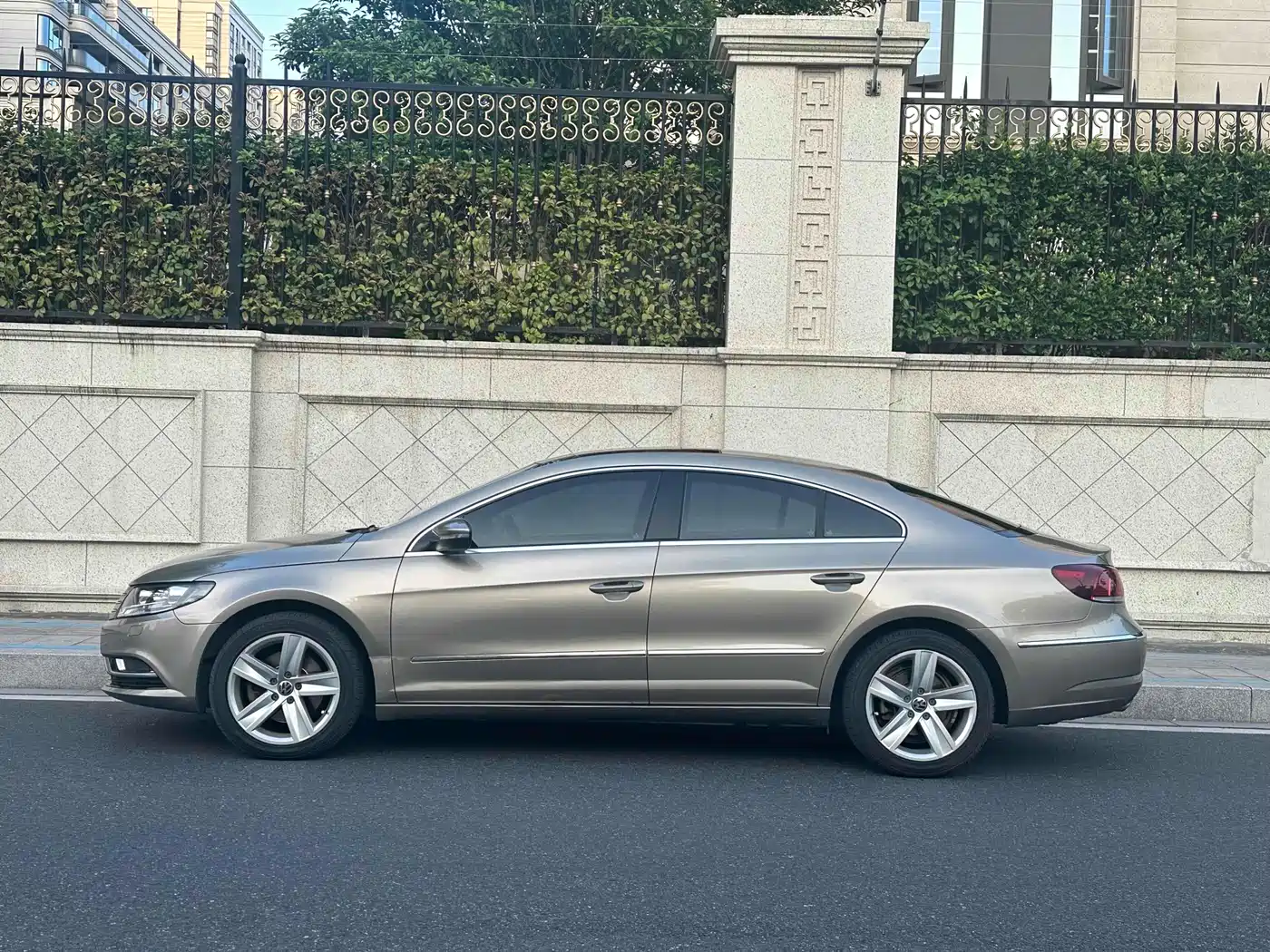 Volkswagen FAW-Volkswagen CC 2015 1.8TSI Premium фото 3
