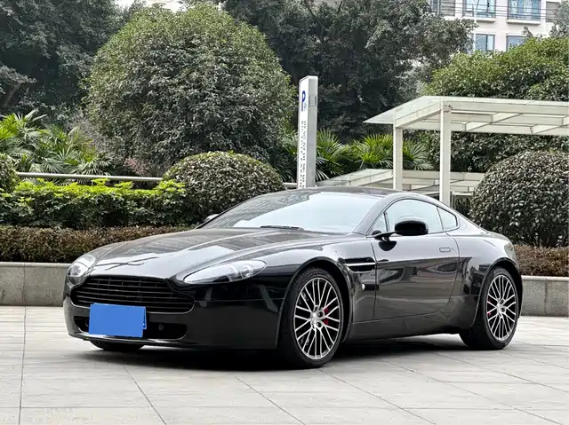 Aston Martin V8 Vantage 2011 4.7L Sportshift Coupe