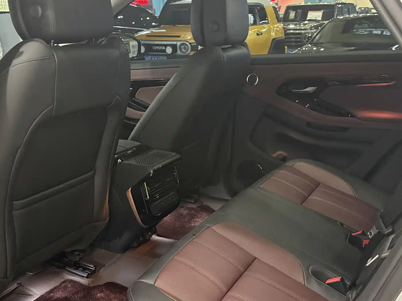 Land Rover Range Rover Evoque 2026 Range Rover Evoque L SE фото 6