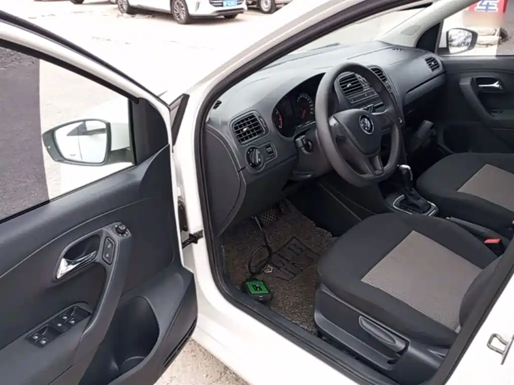Volkswagen Polo 2018 1.5L Auto Safe Drive фото 16